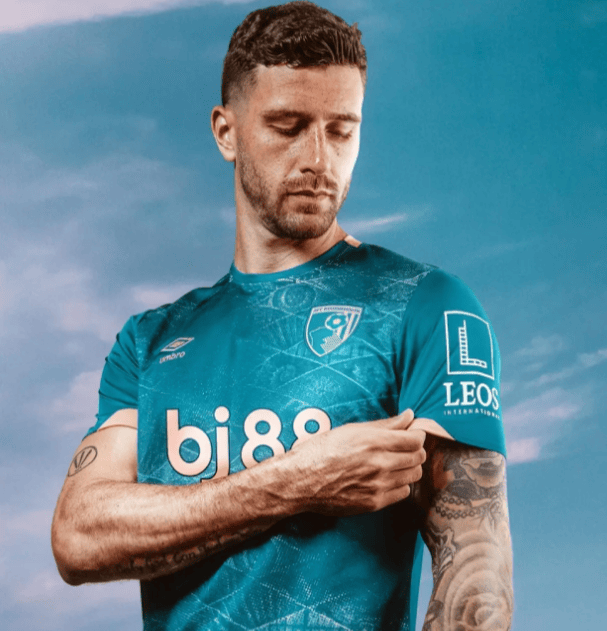 九游在线玩游戏-包含里尔内部会议纪要流出——今晚主帅复盘蒂姆在日本队比赛中关键助攻，网友：阿斯顿维拉围绕意甲主帅复盘的词条