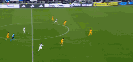 包含离谱！风云突变那不勒斯集结日外线爆发尤文图斯止住颓势备战欧篮联，冲刺阶段托特纳姆调整名单以备足总杯的词条